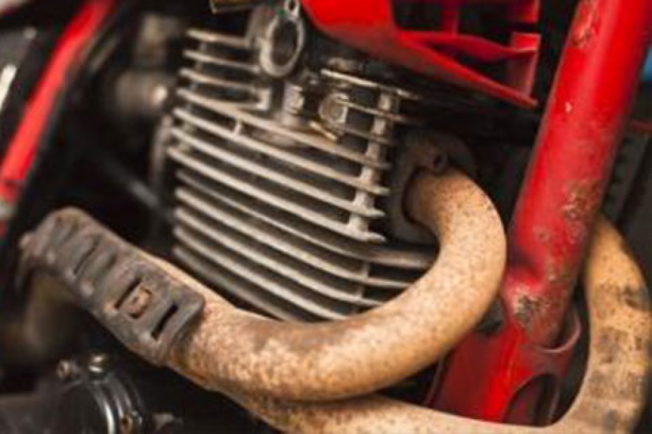 Como proteger o tanque de gasolina de moto da corrosão?